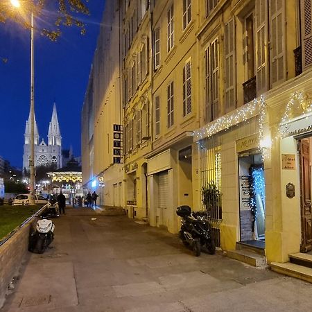 Hotel Des Allees Marseille Exteriör bild