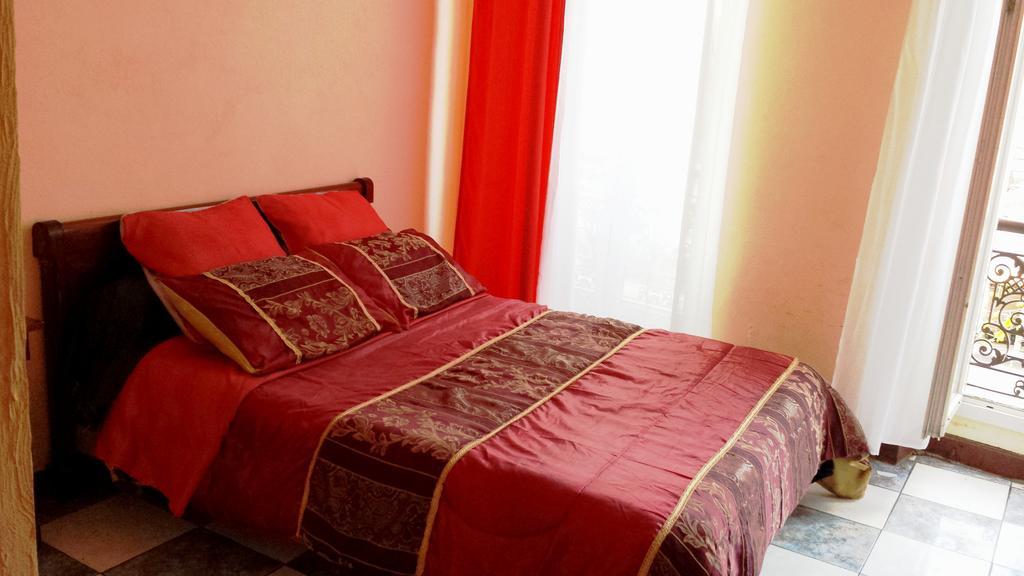 Hotel Des Allees Marseille Rum bild